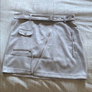 grey skirt